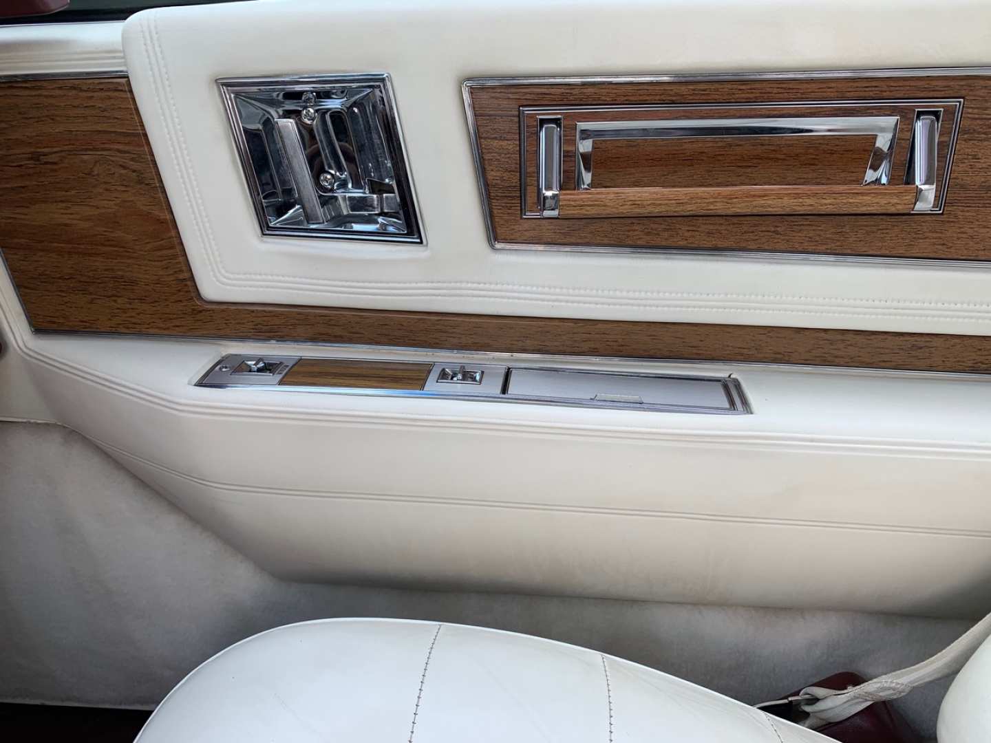 9th Image of a 1983 CADILLAC BIARRITZ