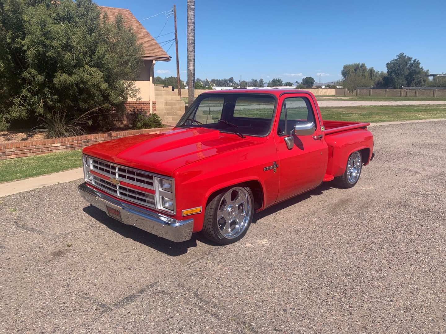 2nd Image of a 1986 CHEVROLET C10