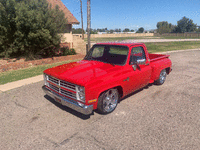 Image 2 of 10 of a 1986 CHEVROLET C10