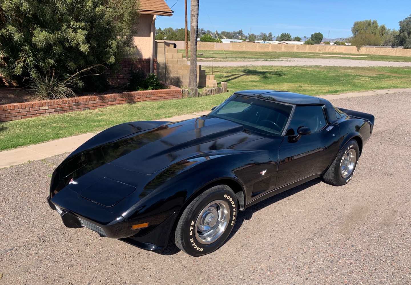 2nd Image of a 1979 CHEVROLET CORVETTE