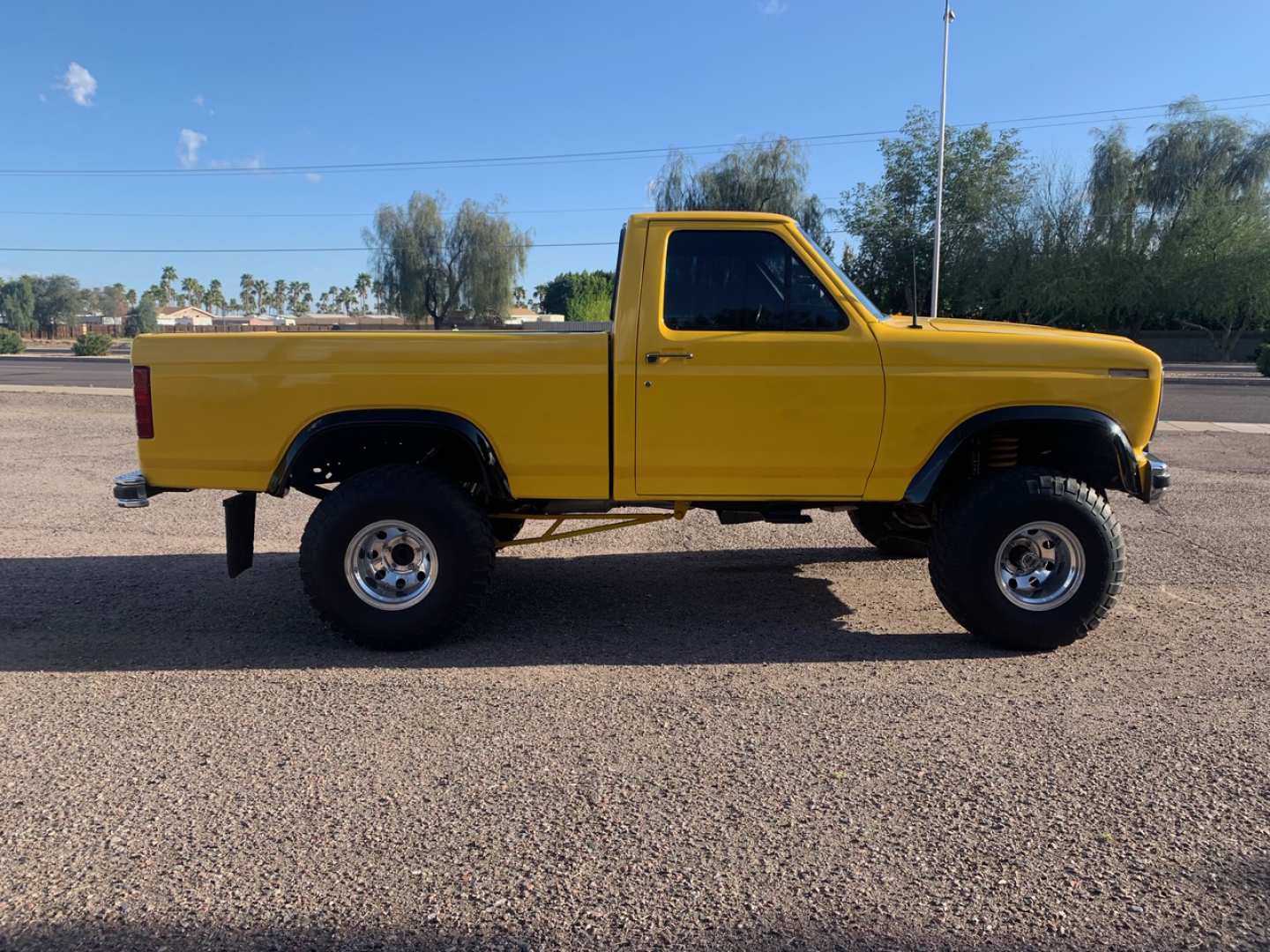 2nd Image of a 1982 FORD F-150