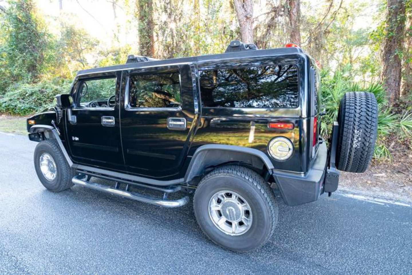 2nd Image of a 2007 HUMMER H2
