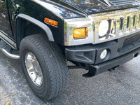 Image 8 of 15 of a 2007 HUMMER H2