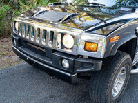Image 9 of 15 of a 2007 HUMMER H2