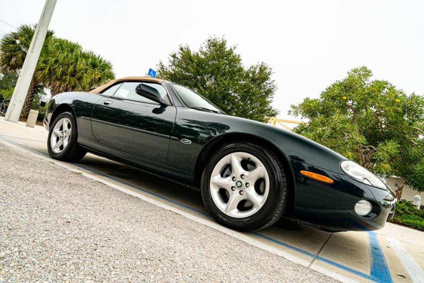 1st Image of a 2001 JAGUAR XK8