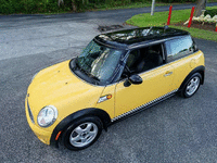 Image 2 of 14 of a 2009 MINI MINI COOPER