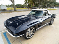 Image 4 of 9 of a 1966 CHEVROLET CORVETTE