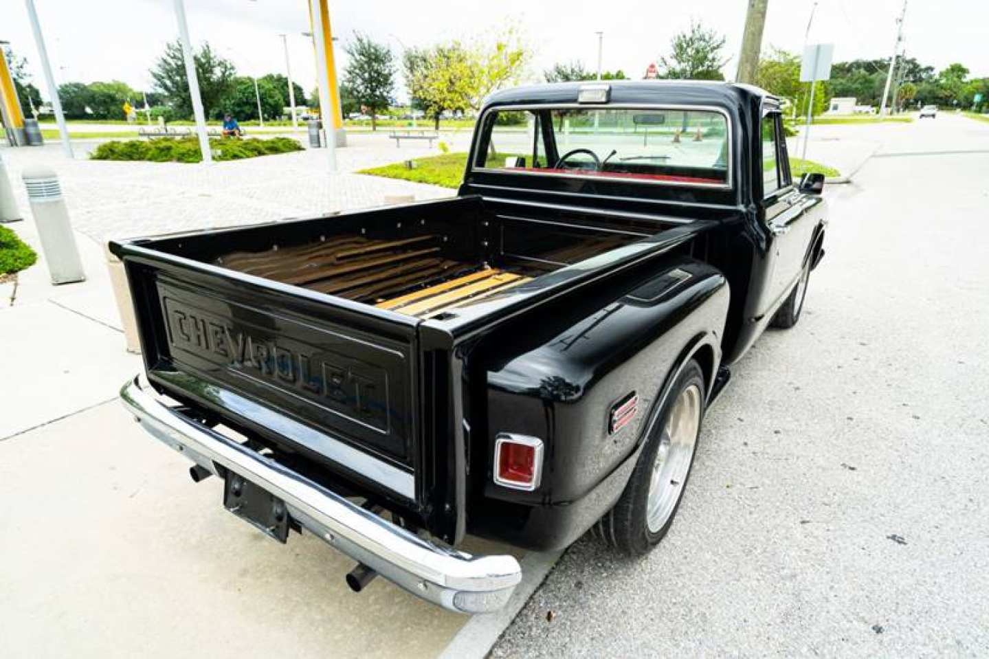 2nd Image of a 1972 CHEVROLET C10 SHORT BED