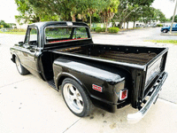 Image 4 of 17 of a 1972 CHEVROLET C10 SHORT BED