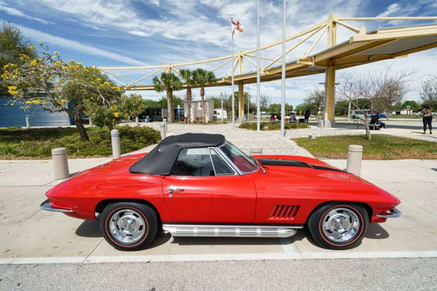 1st Image of a 1967 CHEVROLET CORVETTE