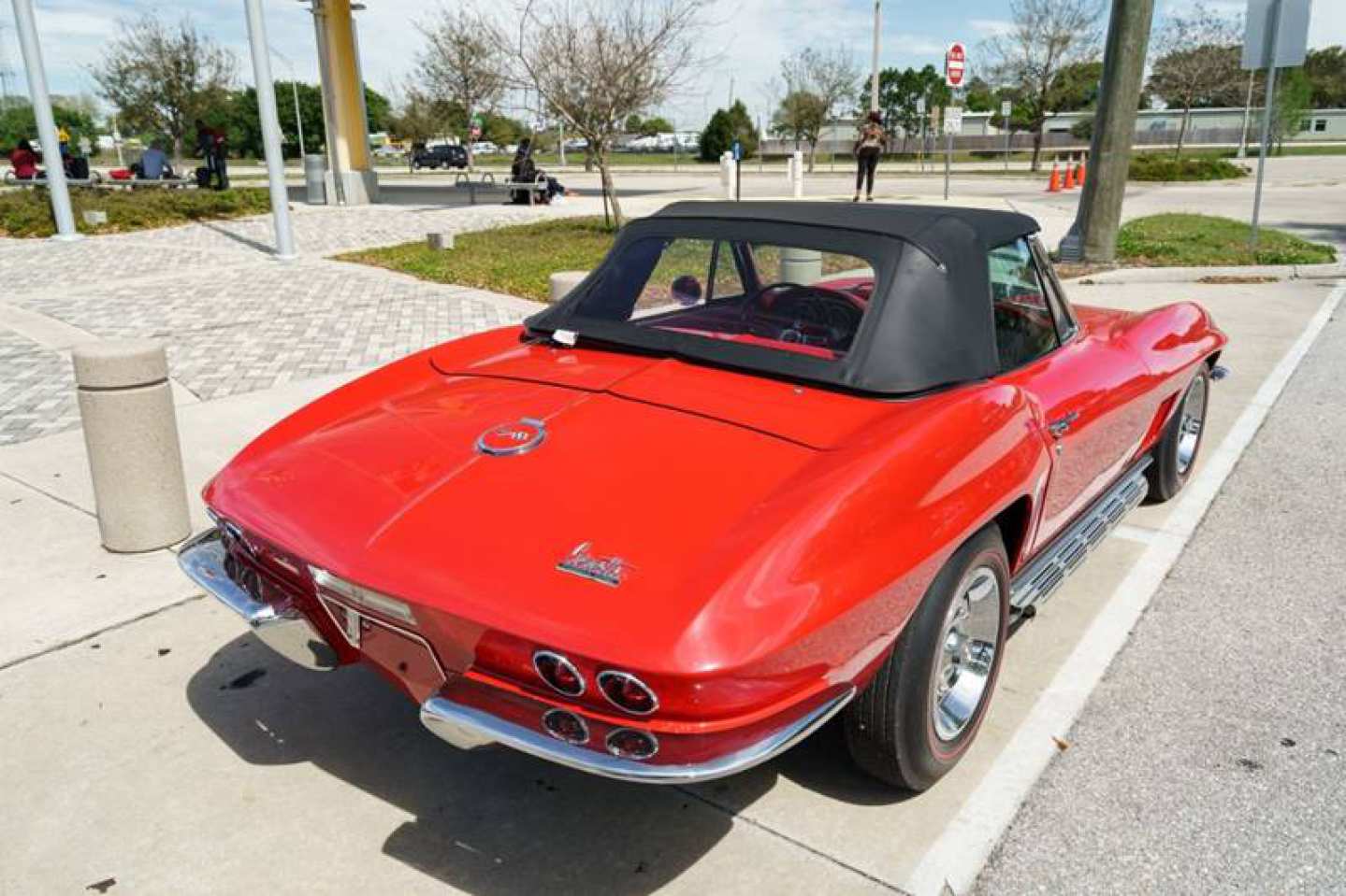 2nd Image of a 1967 CHEVROLET CORVETTE