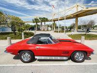 Image 2 of 15 of a 1967 CHEVROLET CORVETTE