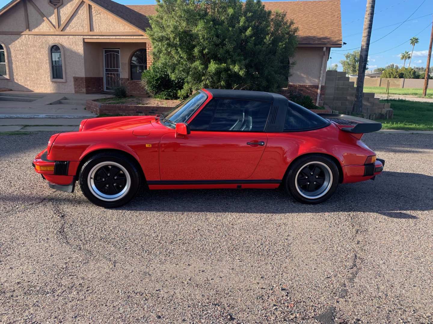 2nd Image of a 1985 PORSCHE 911 TARGA