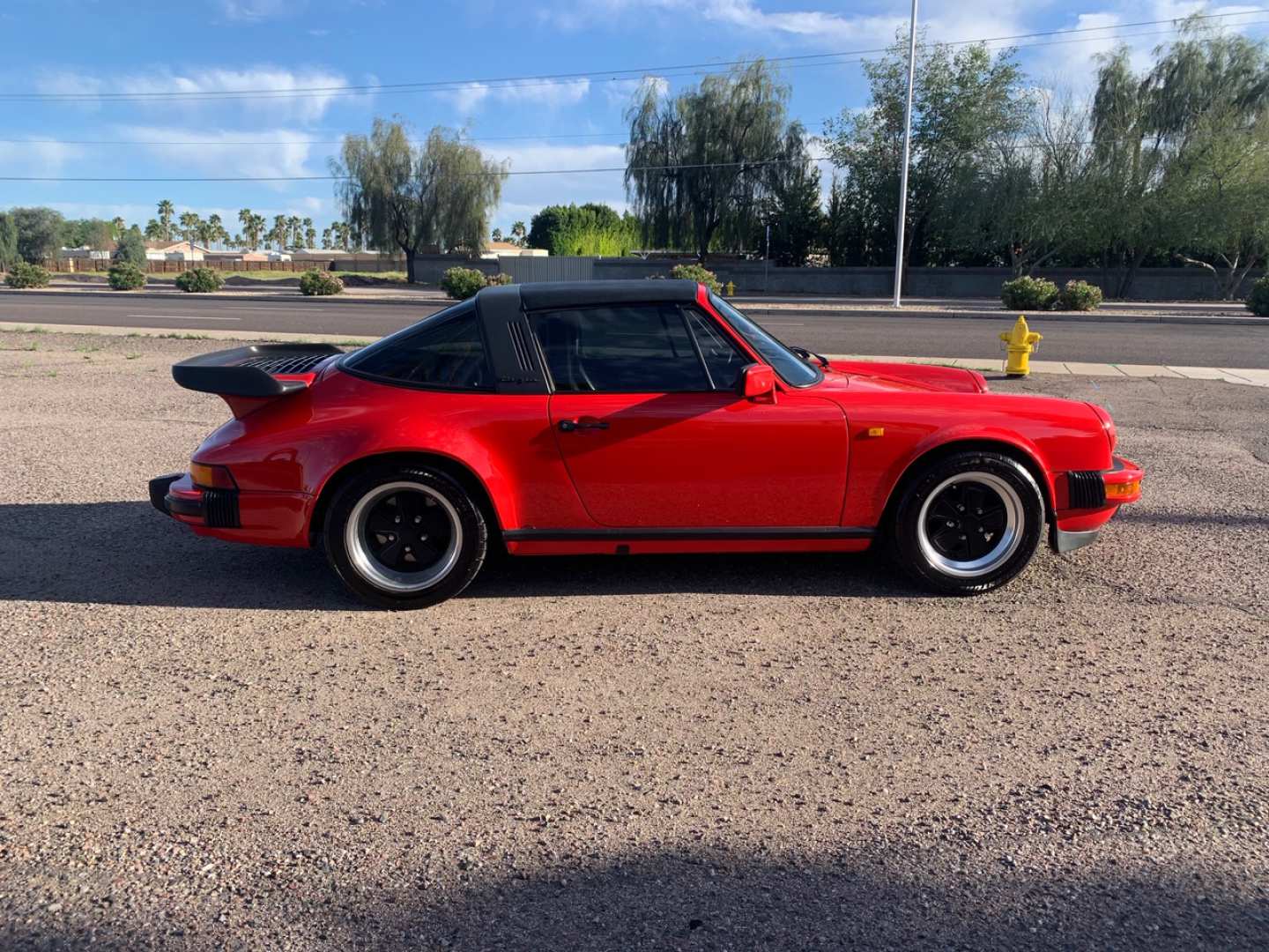 3rd Image of a 1985 PORSCHE 911 TARGA