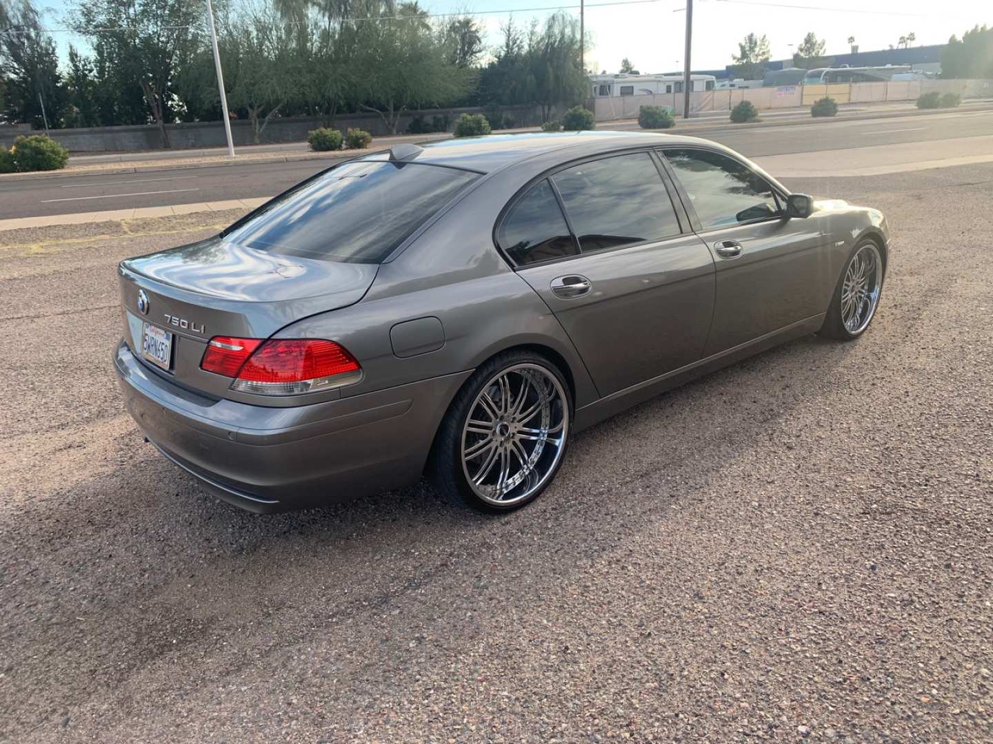 3rd Image of a 2006 BMW 7 SERIES 750LI