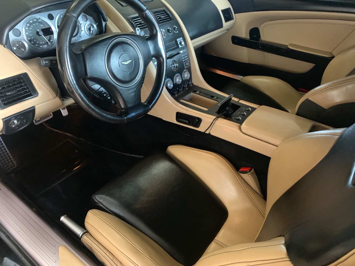 8th Image of a 2006 ASTON MARTIN DB9