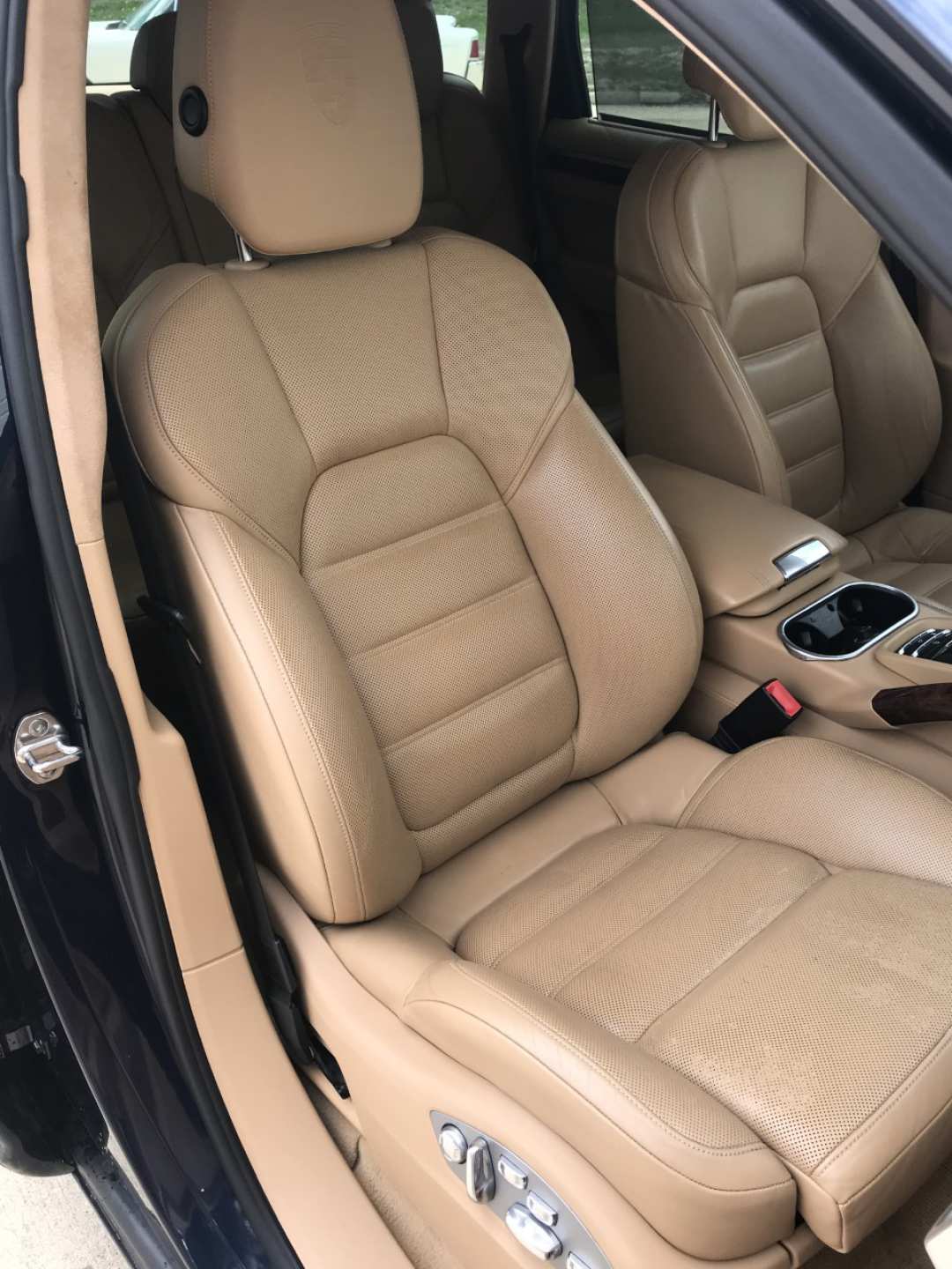 9th Image of a 2013 PORSCHE CAYENNE TURBO