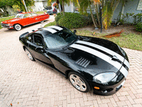 Image 2 of 26 of a 2000 DODGE VIPER