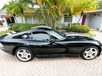 Image 5 of 26 of a 2000 DODGE VIPER