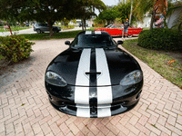 Image 13 of 26 of a 2000 DODGE VIPER