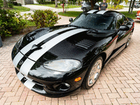 Image 18 of 26 of a 2000 DODGE VIPER