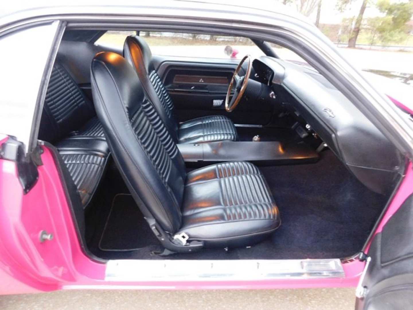 3rd Image of a 1970 DODGE CHALLENGER