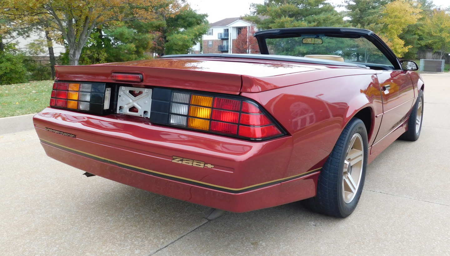 1st Image of a 1987 CHEVROLET CAMARO IROC