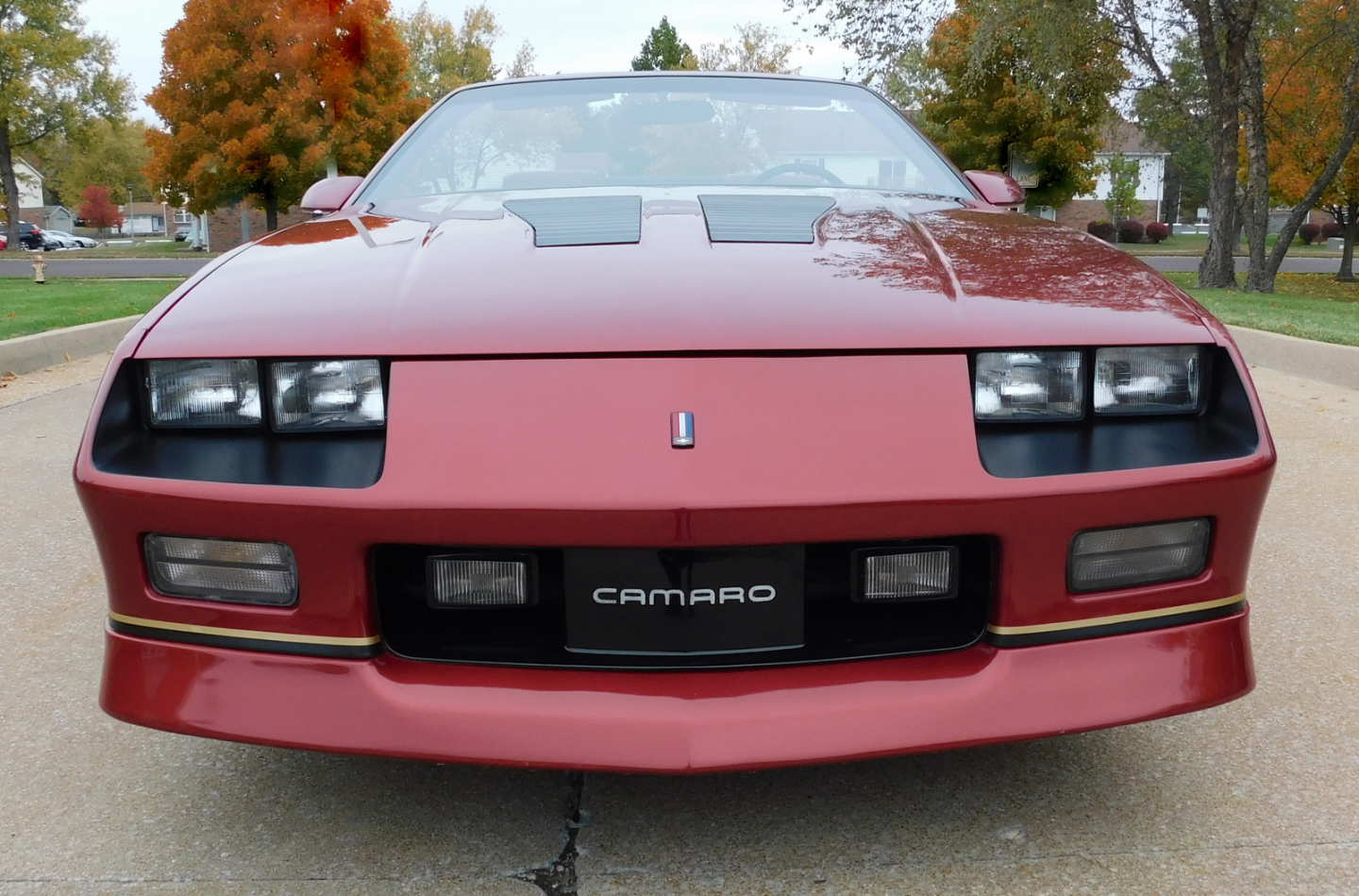 2nd Image of a 1987 CHEVROLET CAMARO IROC