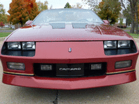 Image 3 of 9 of a 1987 CHEVROLET CAMARO IROC