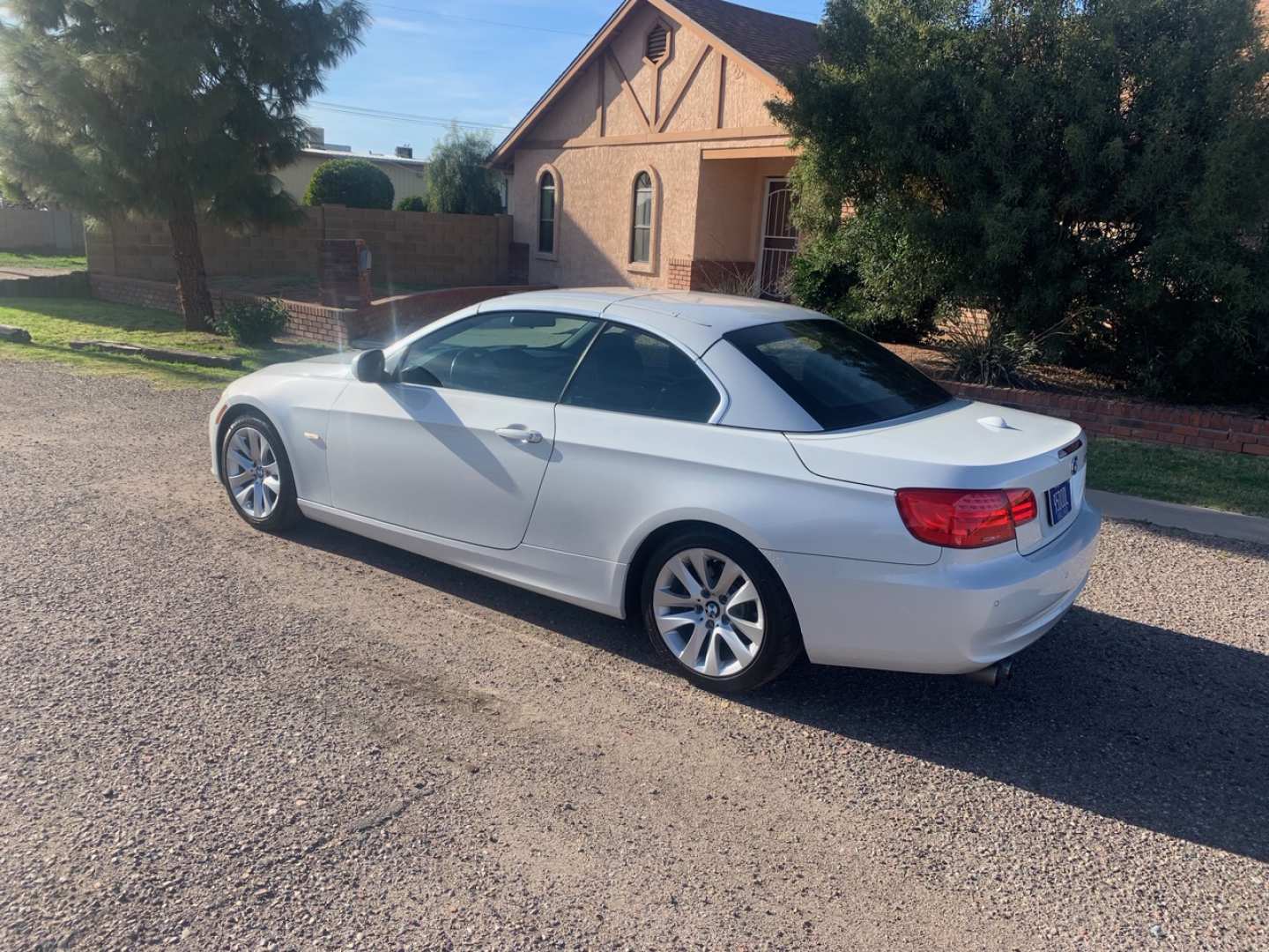 3rd Image of a 2011 BMW 3 SERIES 328I