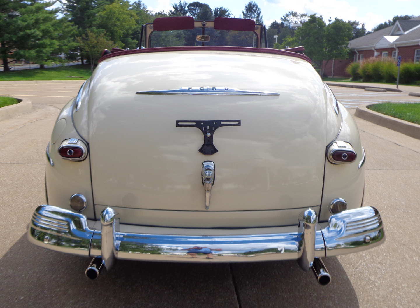 4th Image of a 1947 FORD SUPER DELUXE