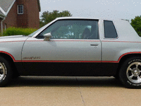 Image 6 of 10 of a 1984 OLDSMOBILE HURST EDITION