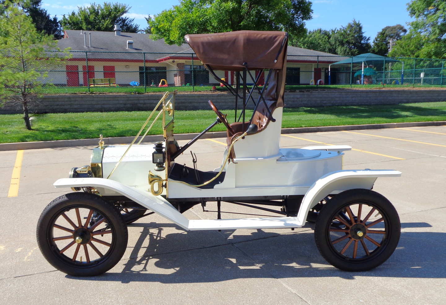 3rd Image of a 1910 FORD MODEL T