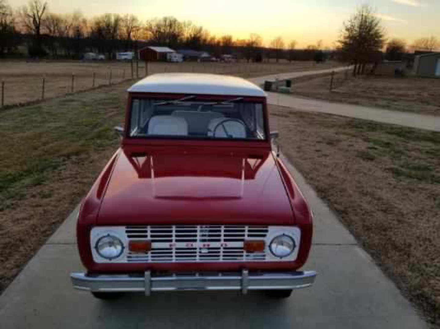 2nd Image of a 1974 FORD BRONCO