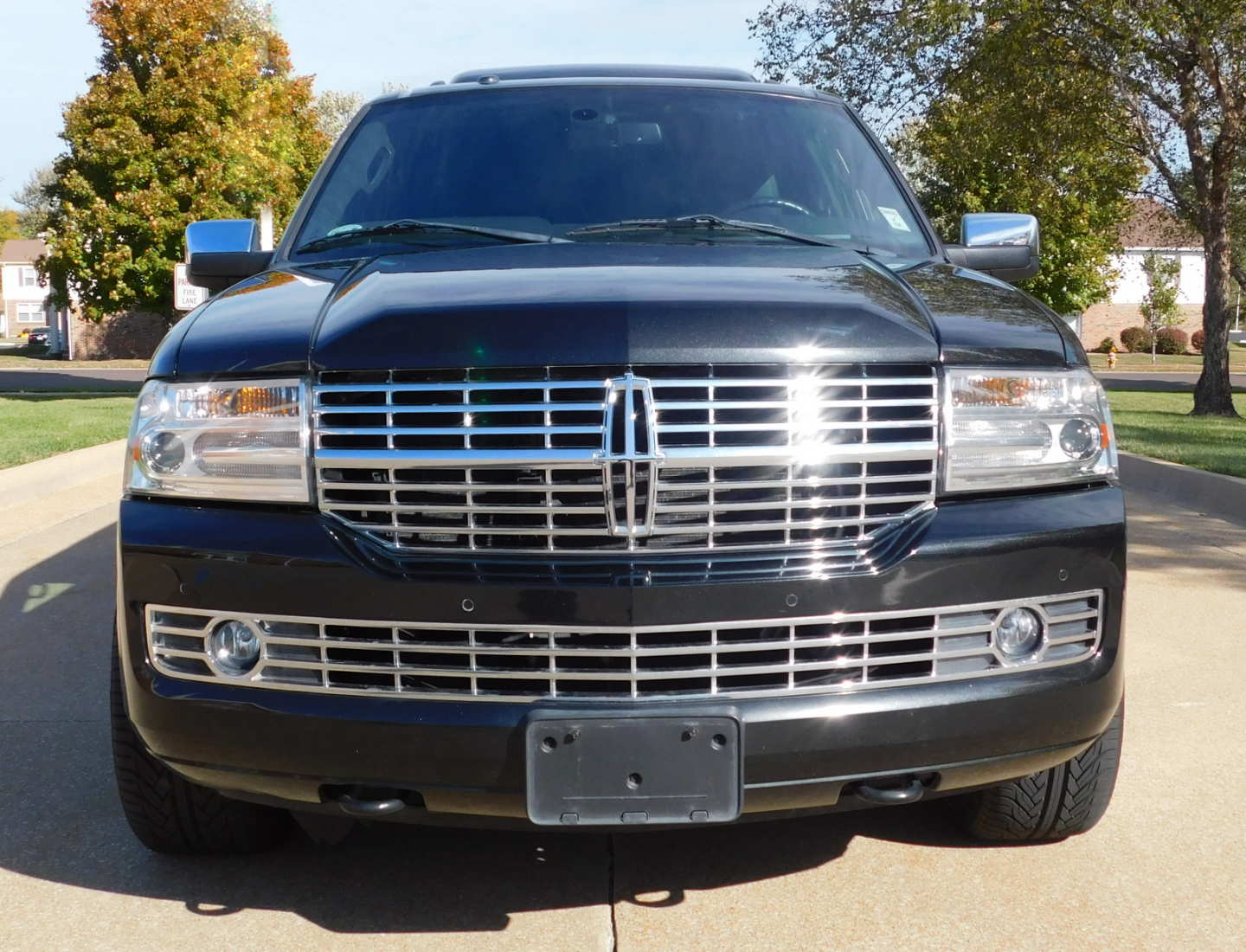 2nd Image of a 2014 LINCOLN NAVIGATOR