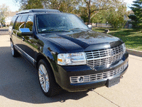 Image 2 of 15 of a 2014 LINCOLN NAVIGATOR