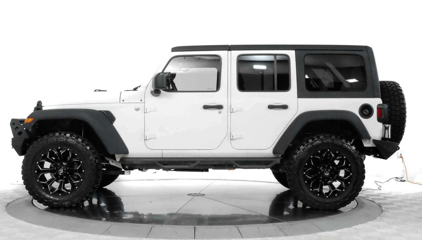 3rd Image of a 2018 JEEP WRANGLER UNLIMITED SPORT