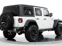 Image 3 of 7 of a 2018 JEEP WRANGLER UNLIMITED SPORT