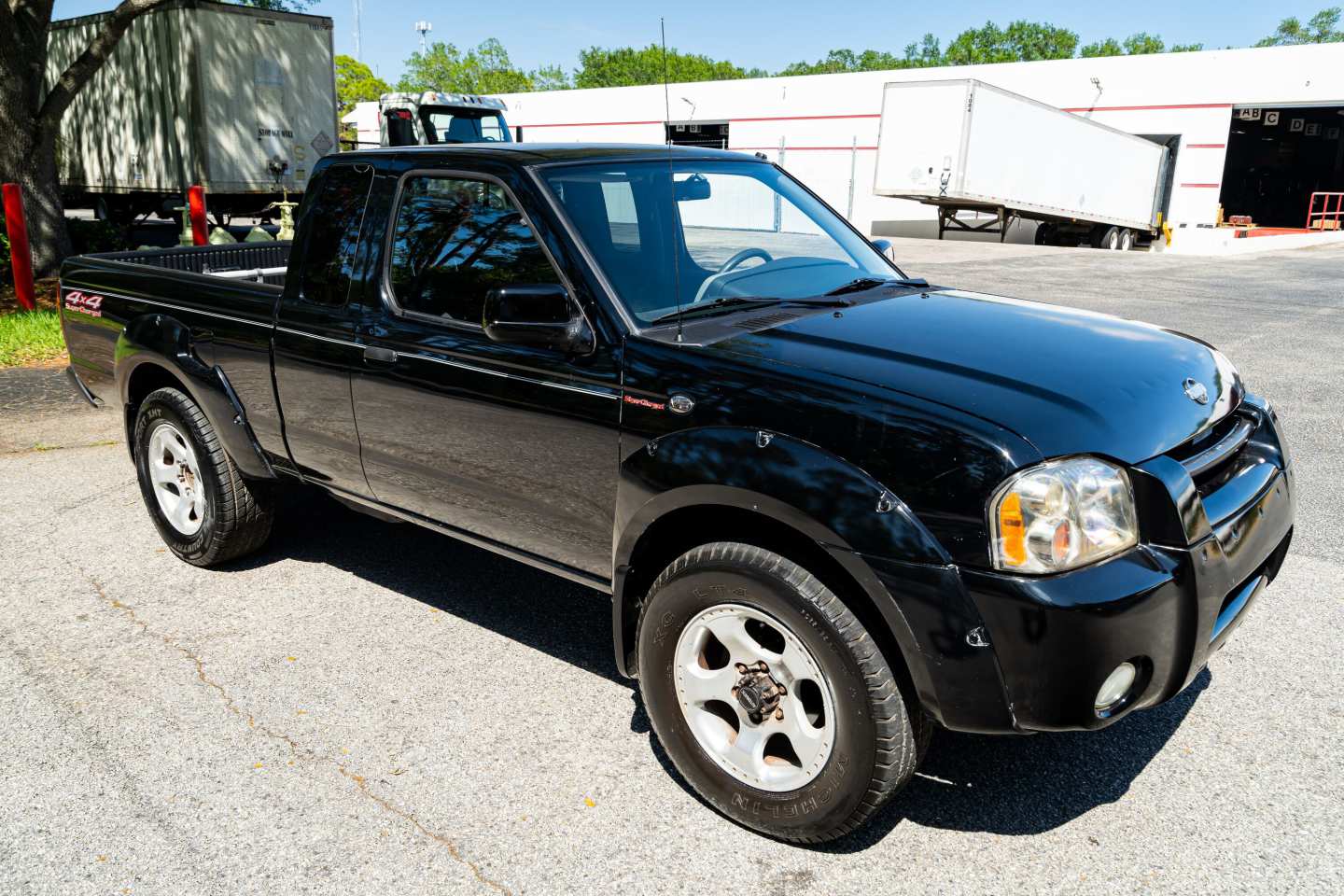 0th Image of a 2001 NISSAN FRONTIER SC