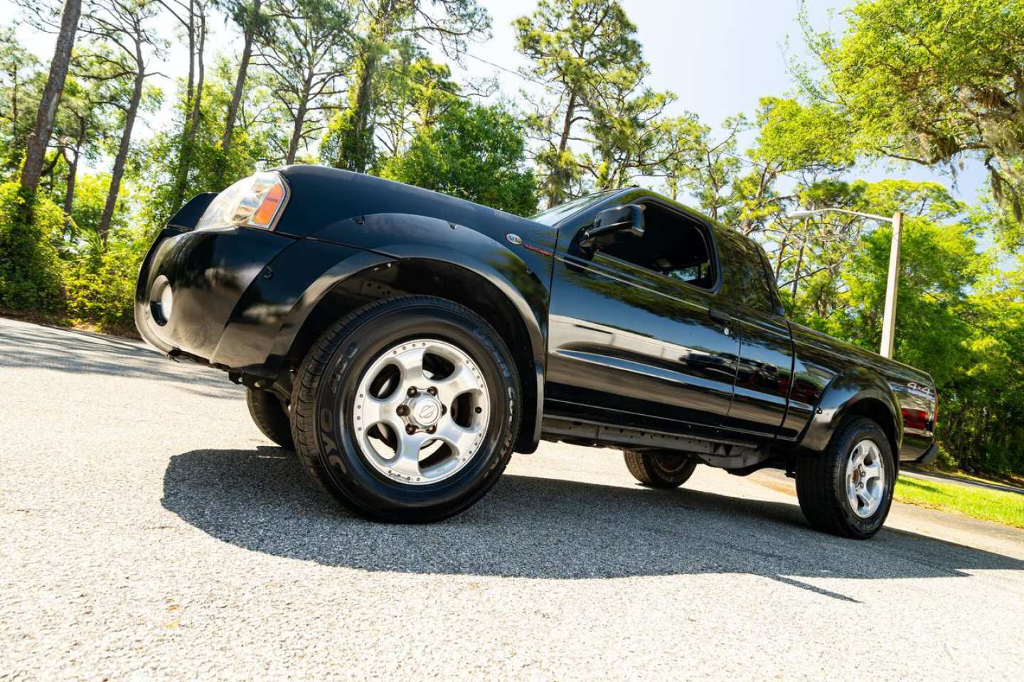 4th Image of a 2001 NISSAN FRONTIER SC