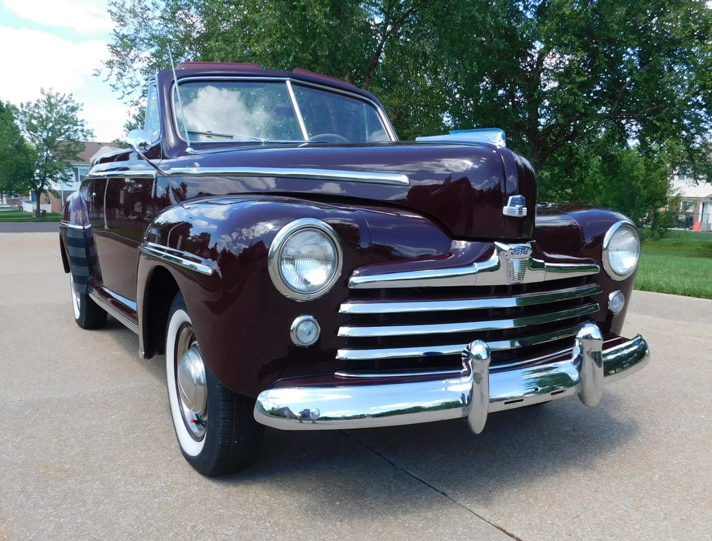 3rd Image of a 1948 FORD SUPER DELUXE