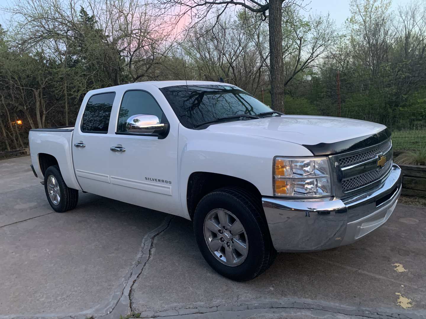 1st Image of a 2012 CHEVROLET SILVERADO 1500 LT