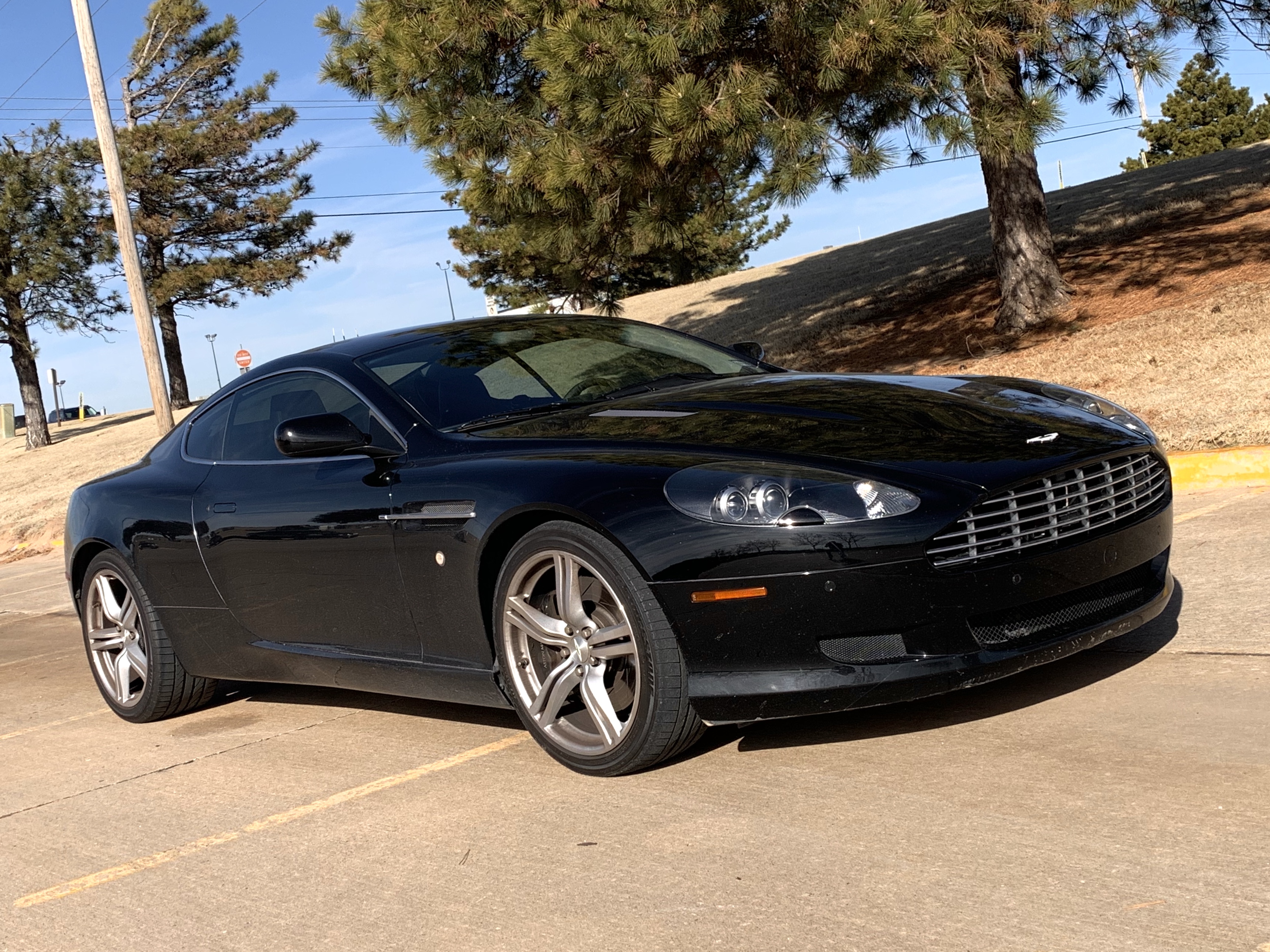 2nd Image of a 2008 ASTON MARTIN DB9