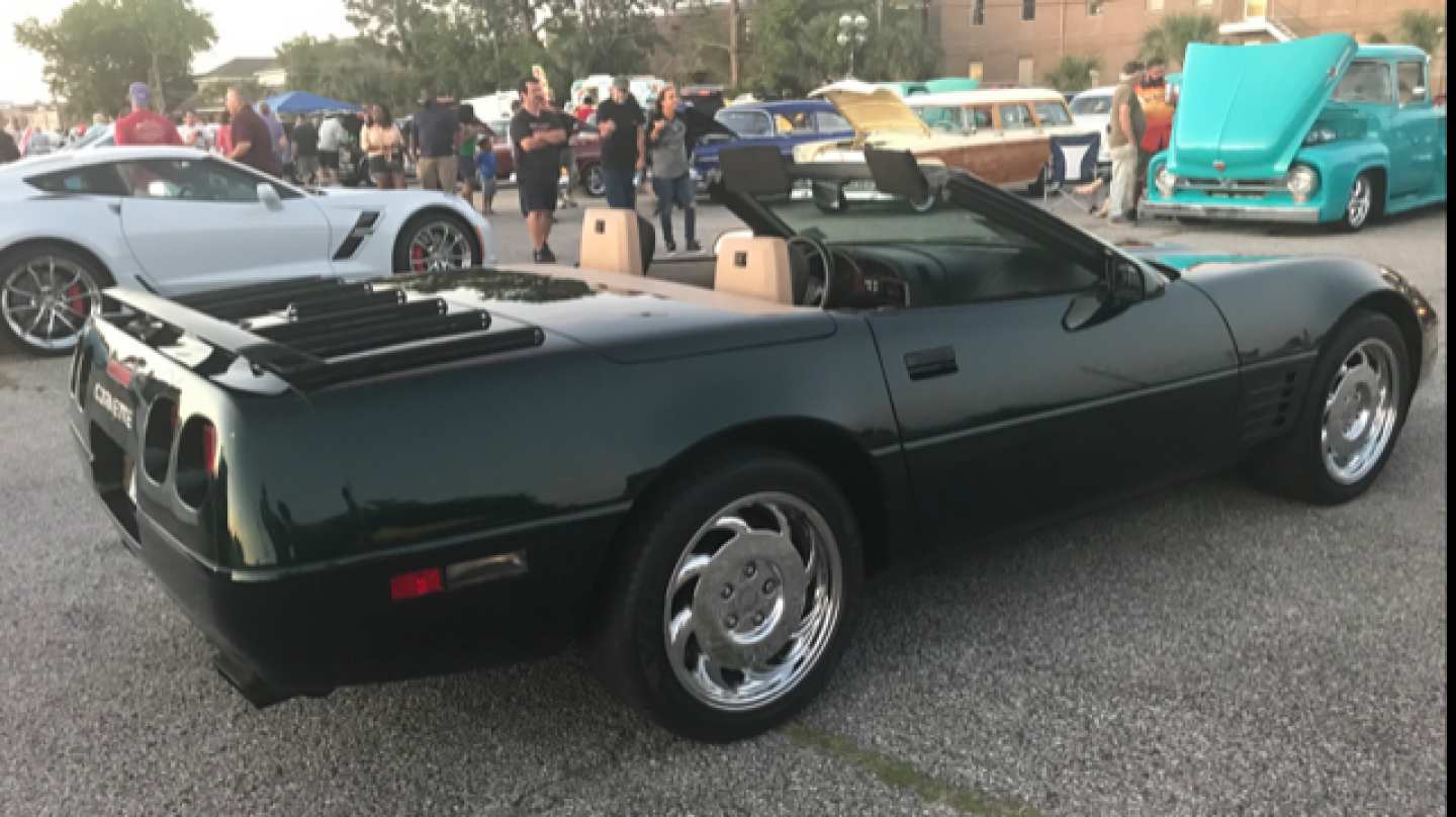 2nd Image of a 1992 CHEVROLET CORVETTE