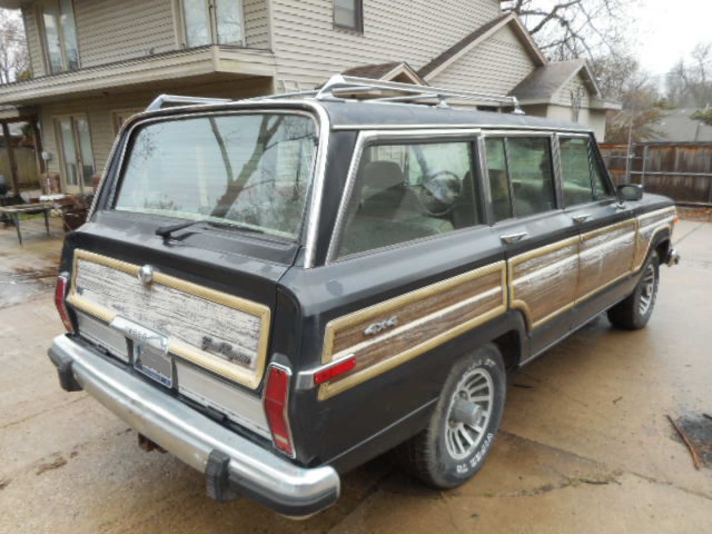 2nd Image of a 1990 JEEP GRAND WAGONEER