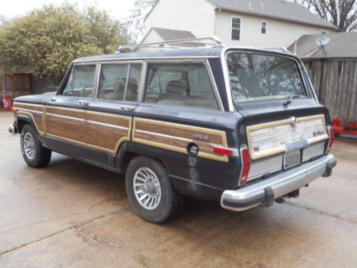 3rd Image of a 1990 JEEP GRAND WAGONEER
