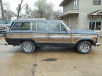 Image 8 of 16 of a 1990 JEEP GRAND WAGONEER