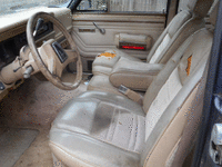 Image 13 of 16 of a 1990 JEEP GRAND WAGONEER