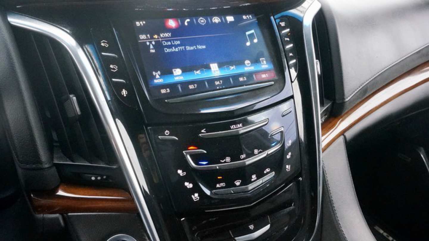 5th Image of a 2016 CADILLAC ESCALADE ESV LUXURY