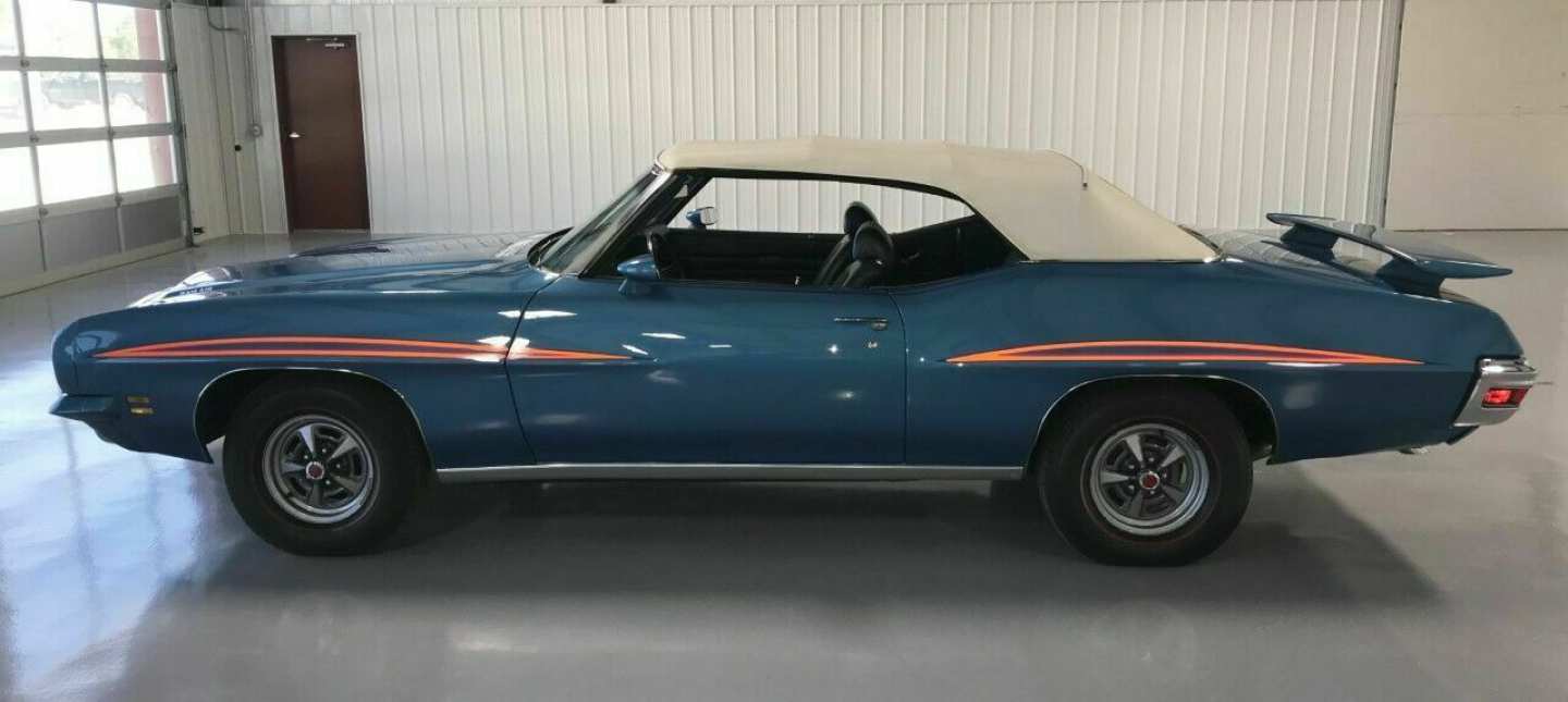 2nd Image of a 1971 PONTIAC GTO